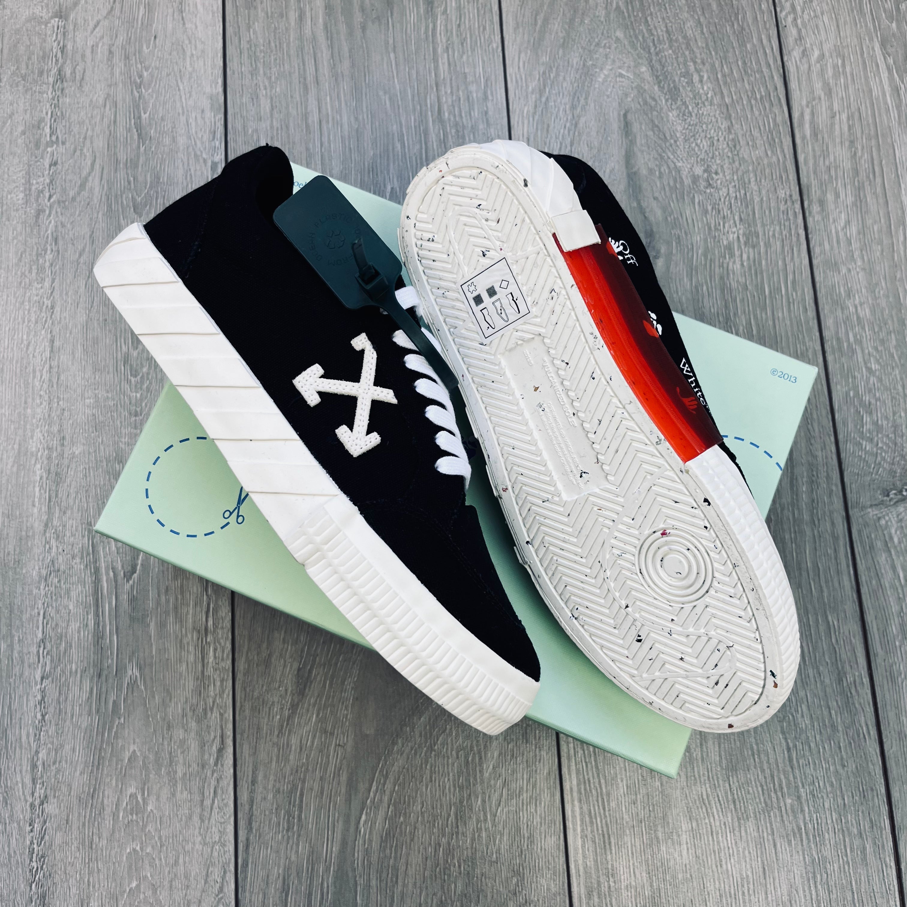 Off-White Canvas Sneakers - Black