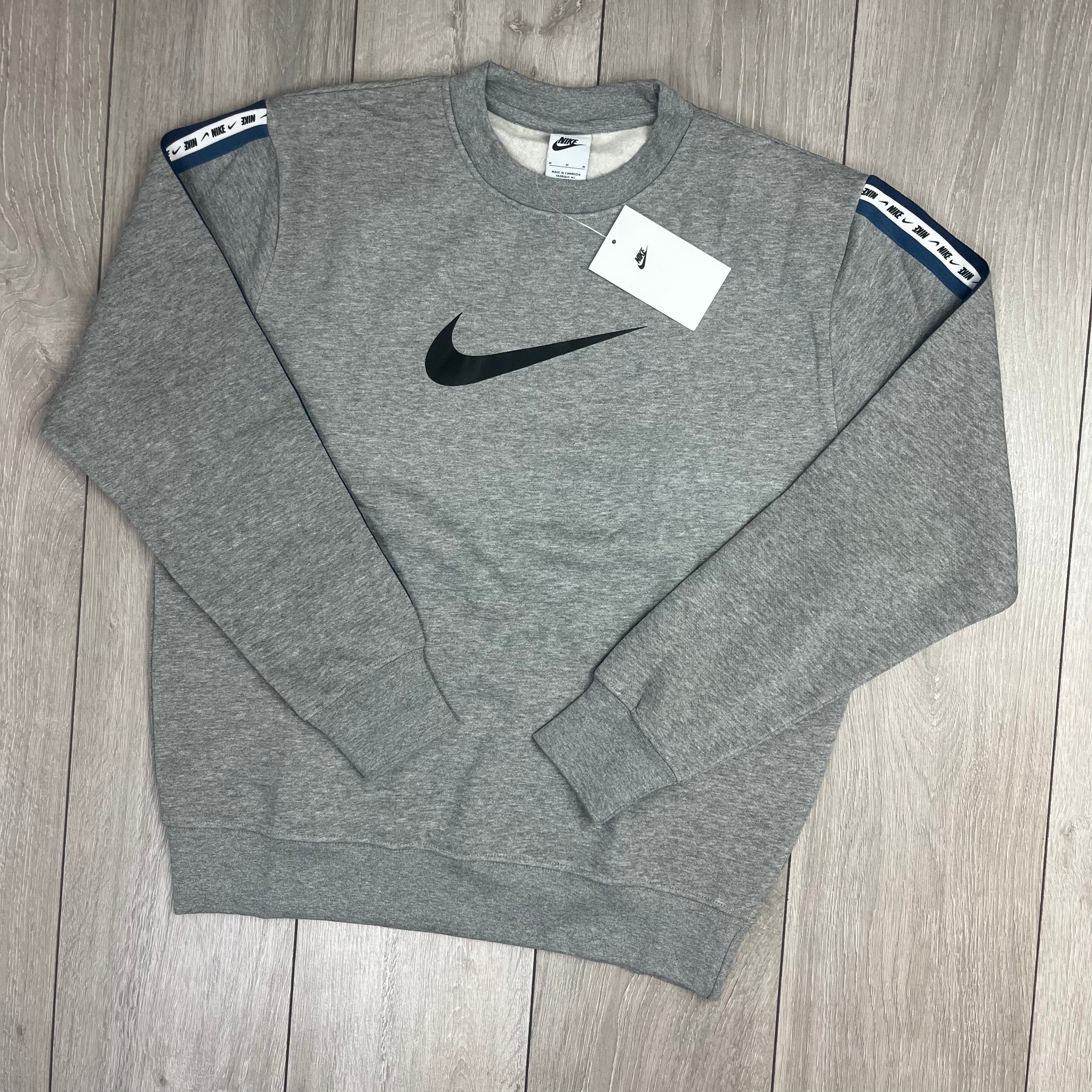 Nike Repeat Sweatshirt - Grey